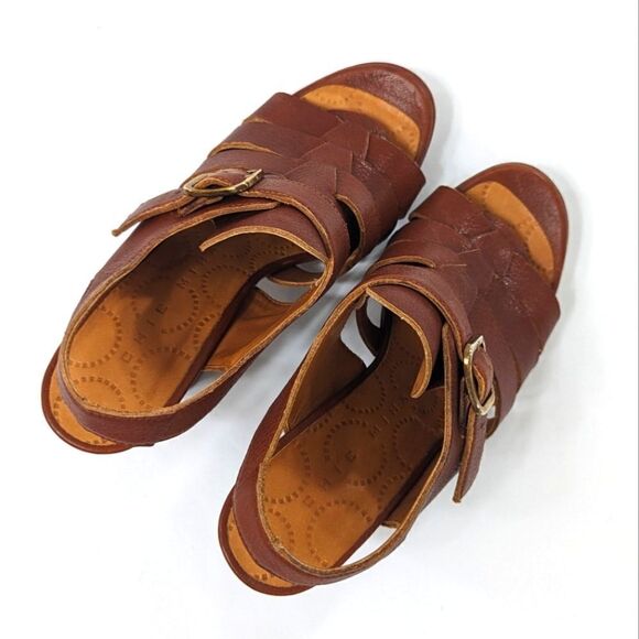 Chie Mihara Heeled Sandal - Picture 5 of 10